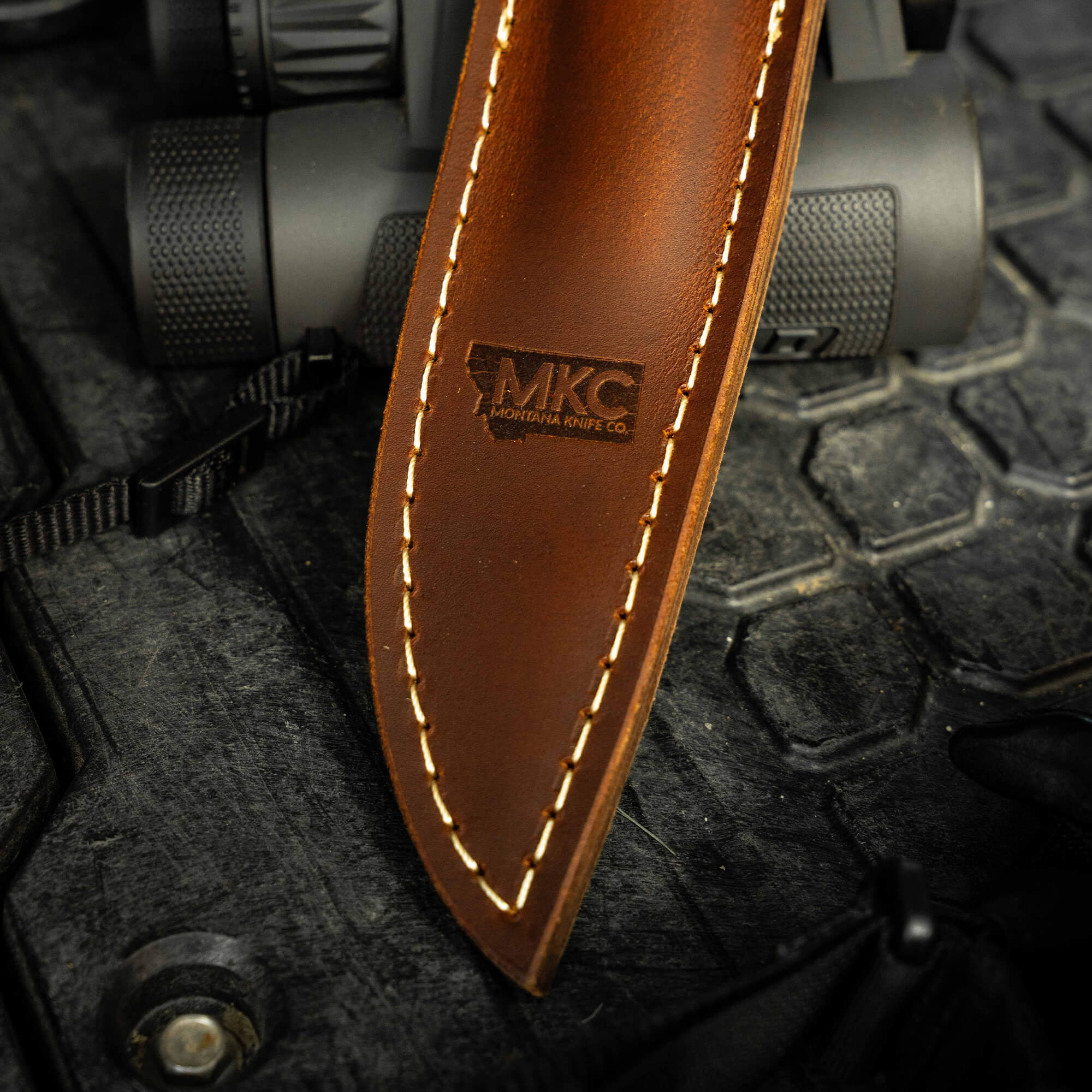 FLATTAIL LEATHER SHEATH - VERTICAL CARRY