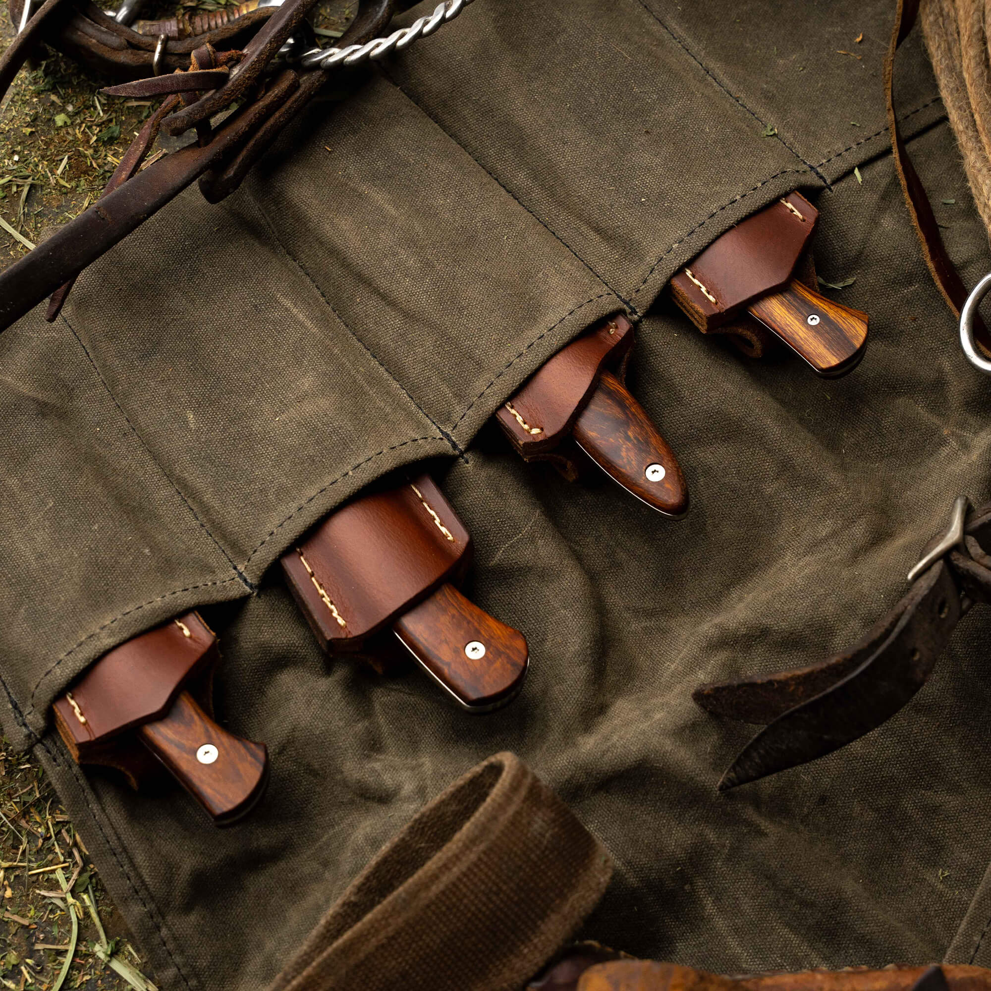 TRADITIONS KNIVES - FULL SET OF 4