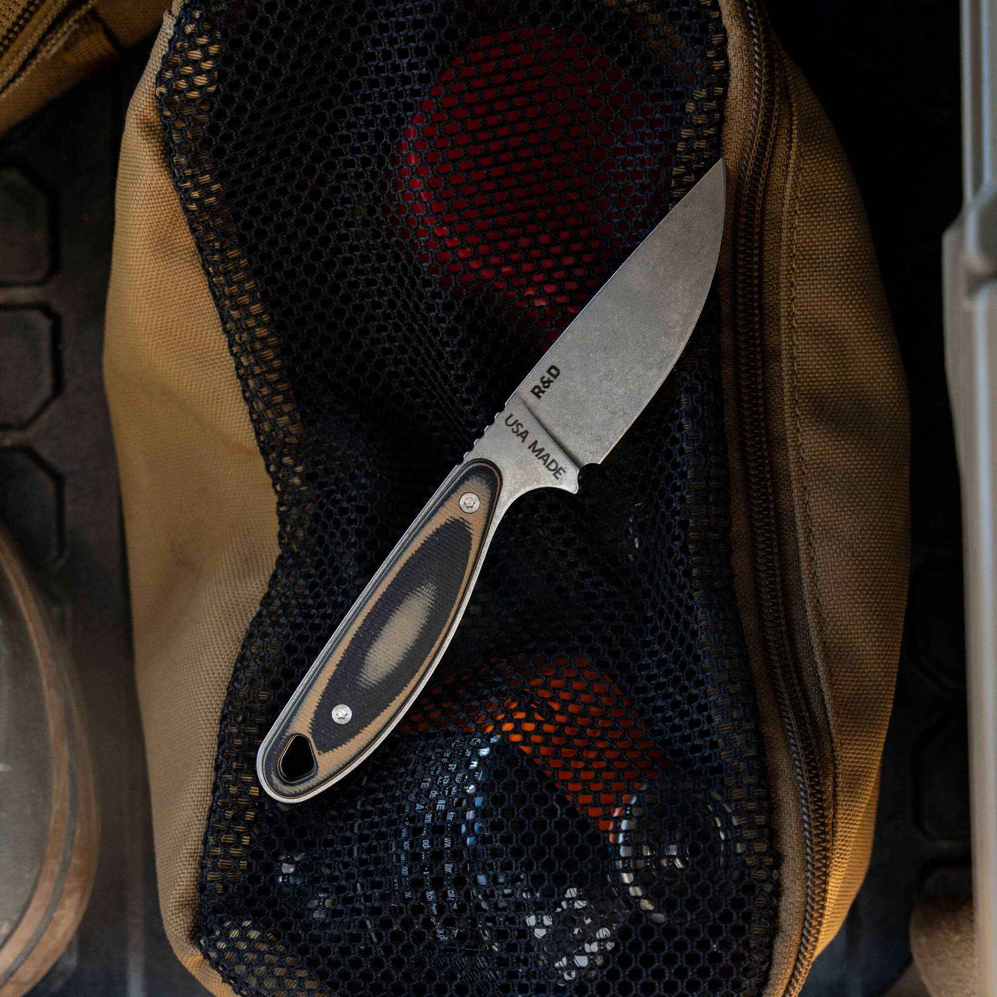 CASTLE ROCK - TAN & BLACK