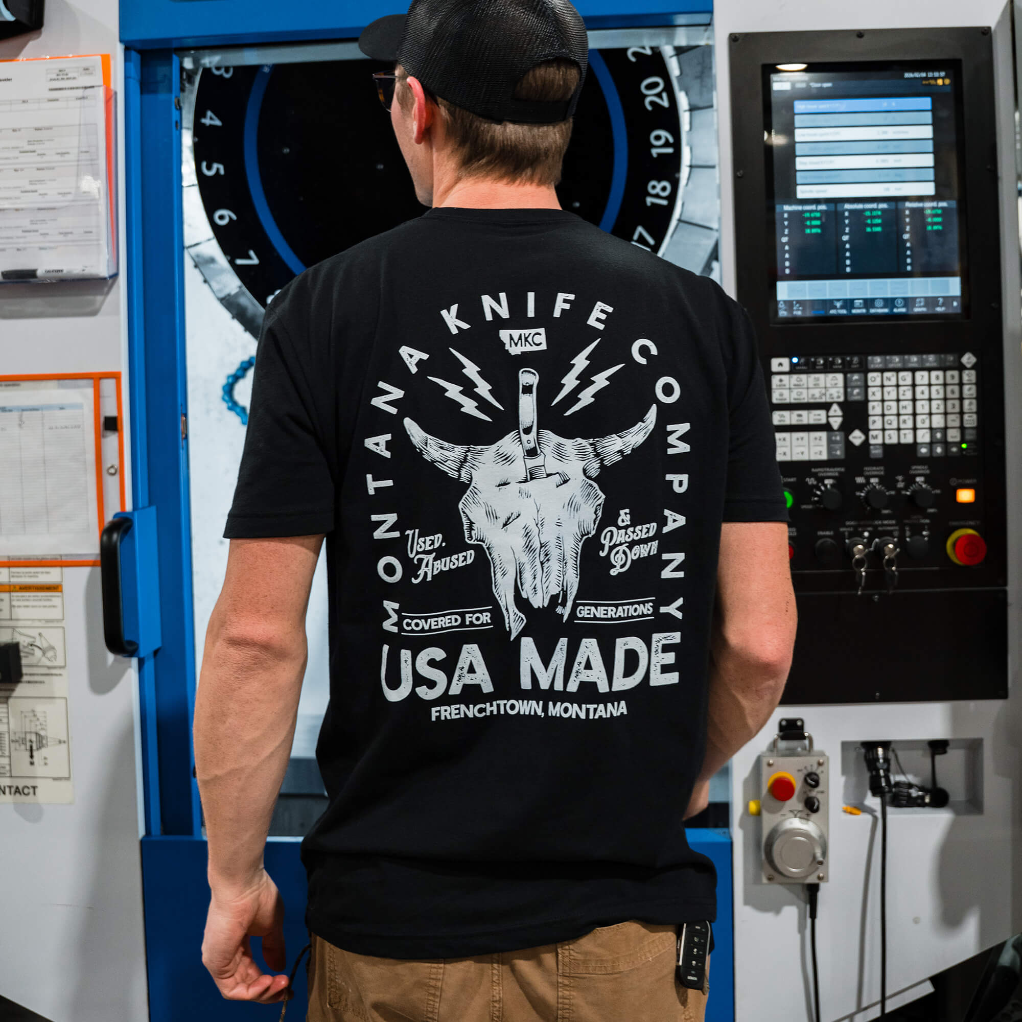 MKC BISON SKULL TEE - BLACK