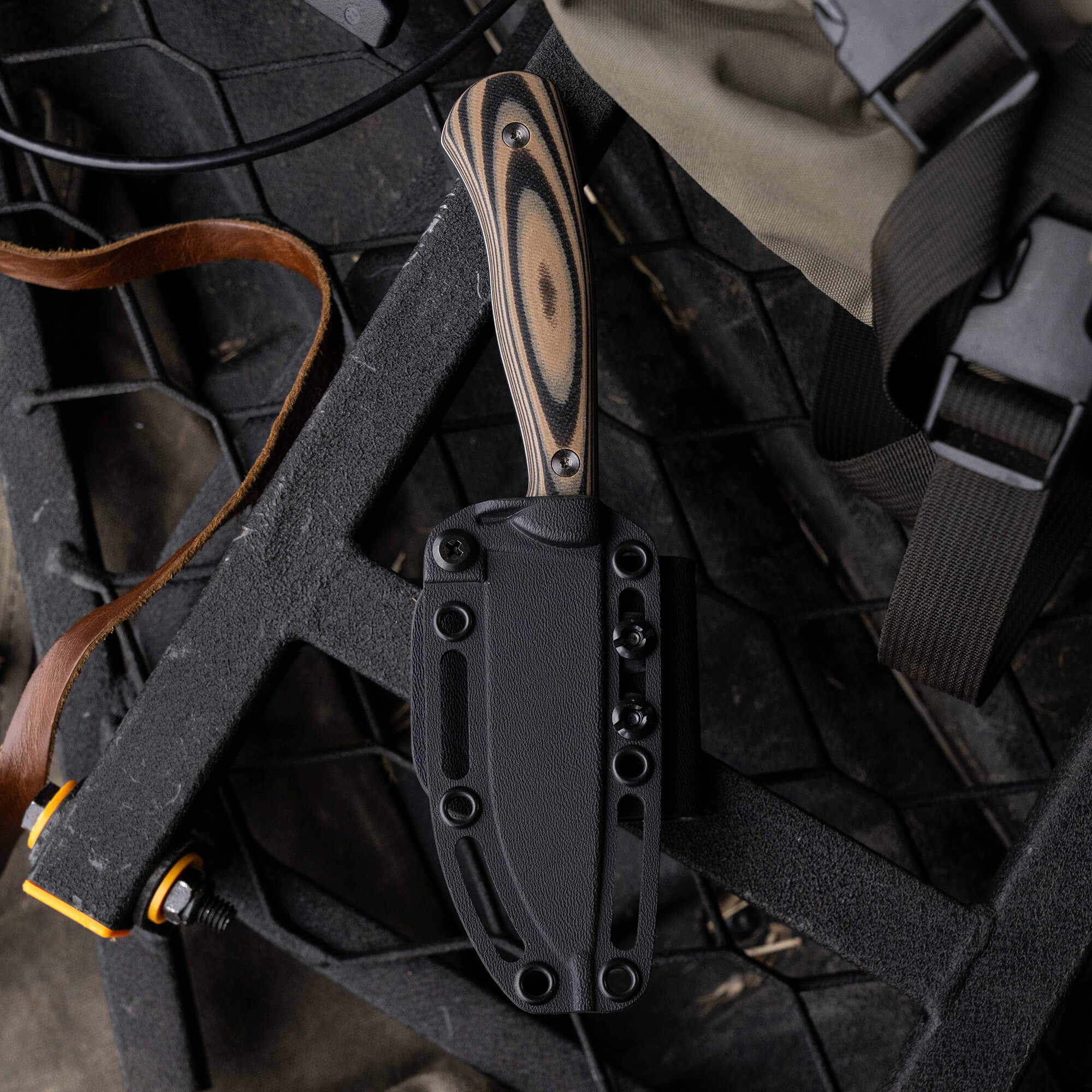 MKC WHITETAIL - TAN & BLACK