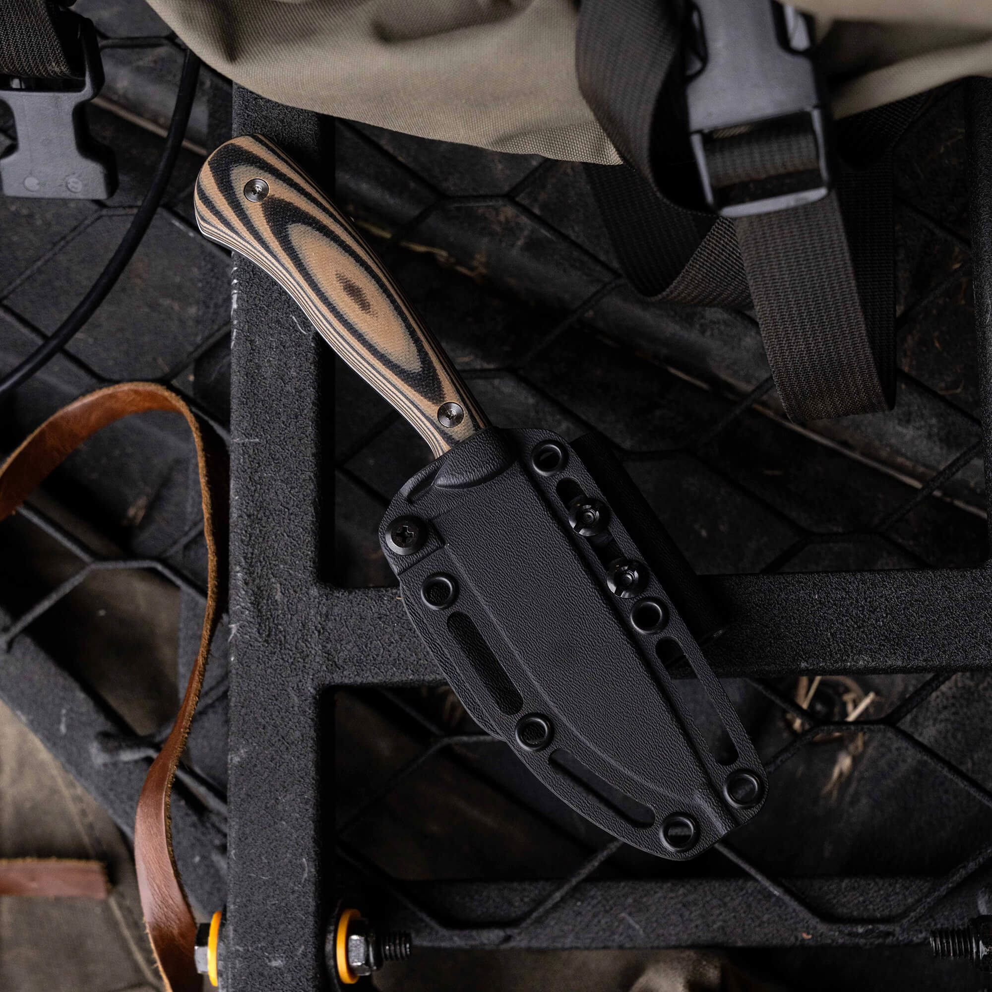 MKC WHITETAIL - TAN & BLACK