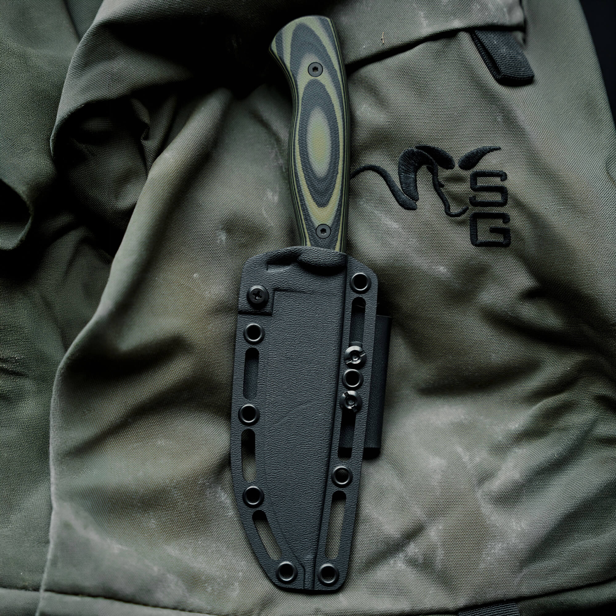 SUPER CUB - DROP POINT HUNTER - GREEN & BLACK