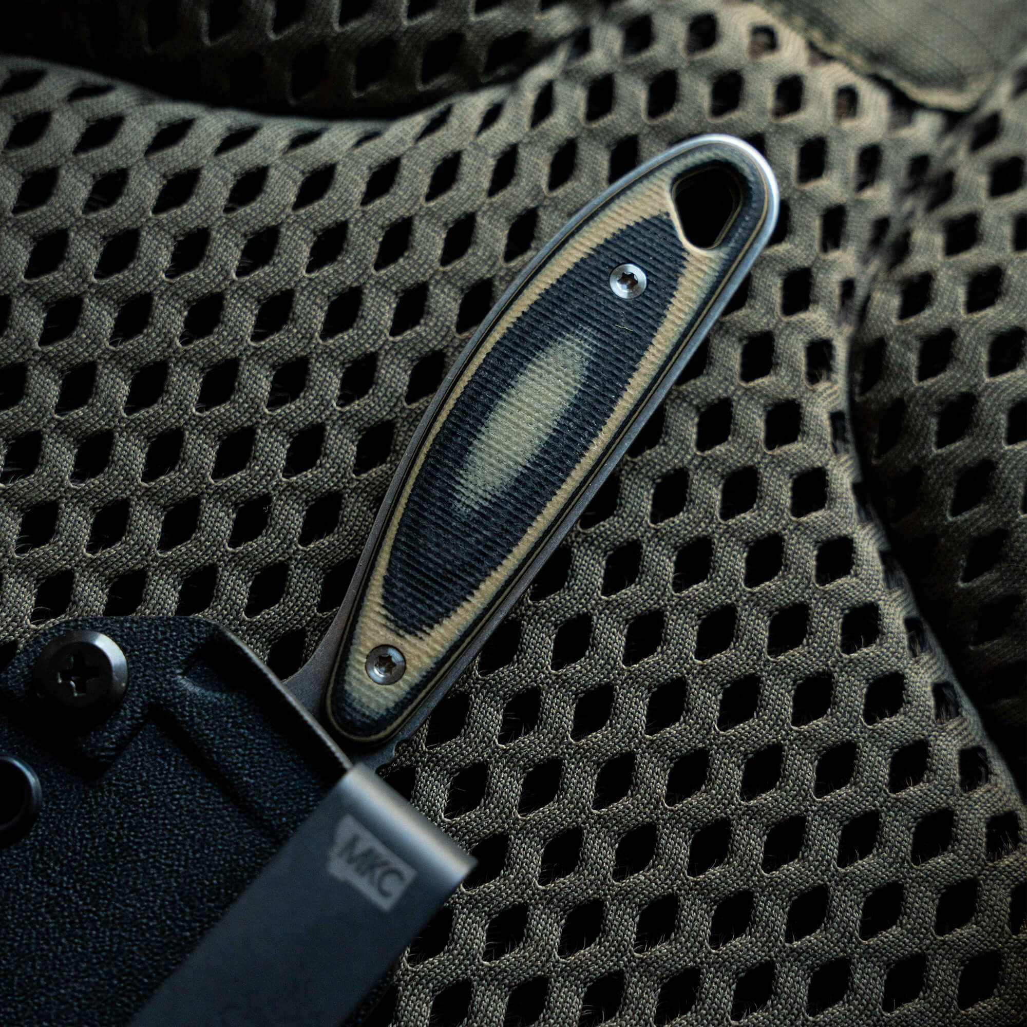 CASTLE ROCK - TAN & BLACK